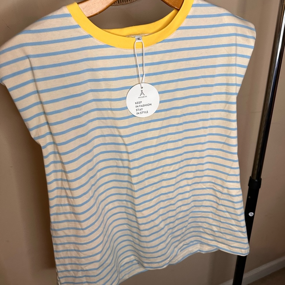 Striped women’s Shirt with Yellow Collar